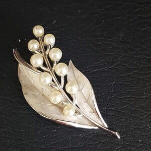 Vintage Crown Trifari Faux Pearl Brooch Pin 1960 Designer Silve Tone Leaf Signed